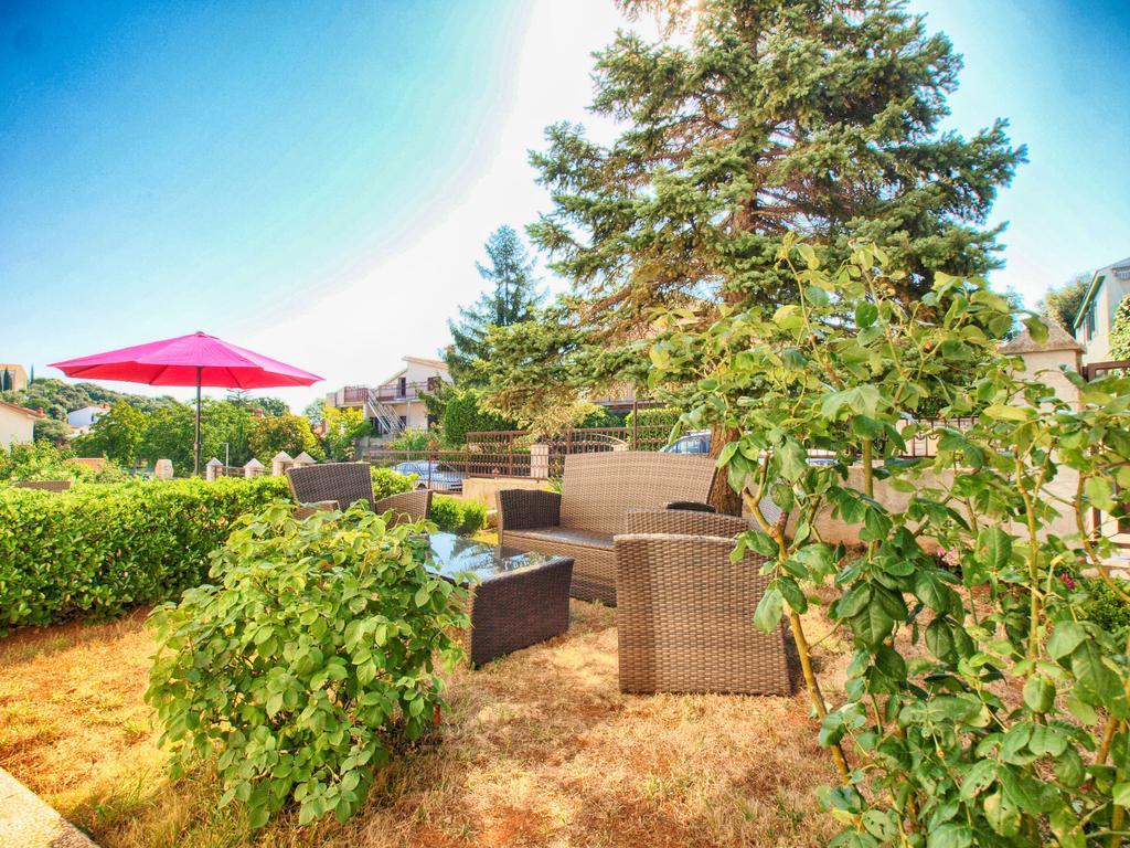Apartments Zorka 1421 Pjescana Uvala Luaran gambar